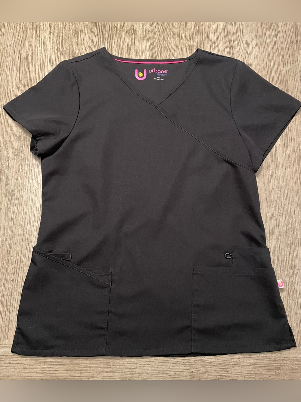 Urbane women’s scrub top, black, medium